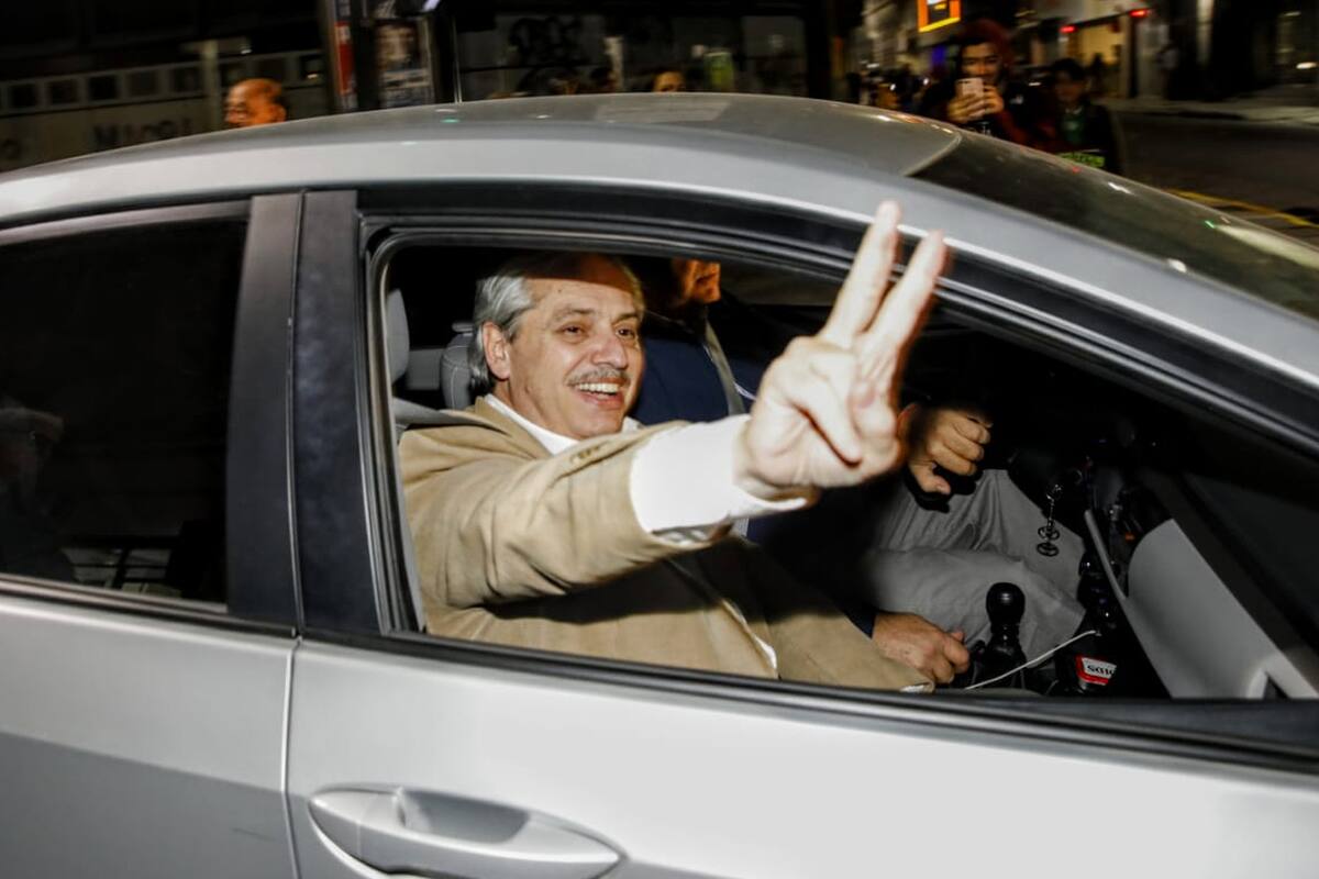 Alberto Fernández al salir del Instituto Patria, el martes 28 de mayo de 2019