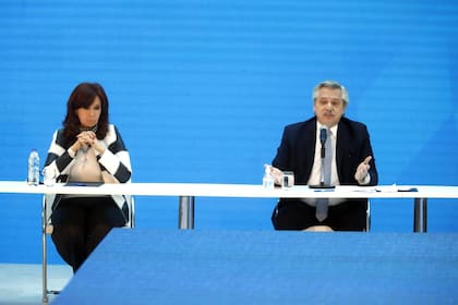 Alberto Fernández buscó darle un marco "fundacional" al acto que compartió con Cristina Kirchner