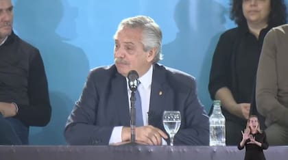Alberto Fernández cargó contra los que “siguen especulando con una devaluación”
