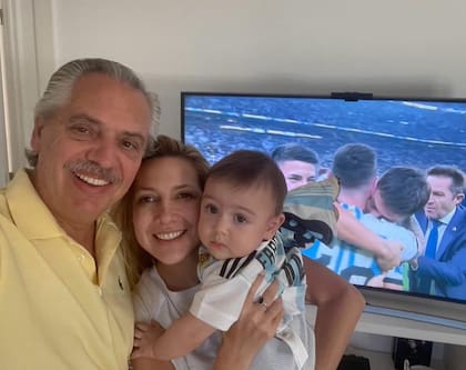 Alberto Fernández celebró con su mujer y su hijo. En Olivos... no en Doha
