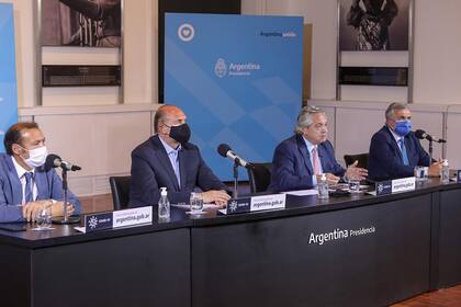 Alberto Fernández compartió el anuncio acompañado por los gobernadores de Santa Fe, Omar Perotti, de Neuquén, Omar Gutiérrez y el mandatario jujeño, Gerardo Morales