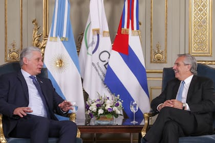 Alberto Fernández, con el presidente cubano Miguel Díaz-Canel