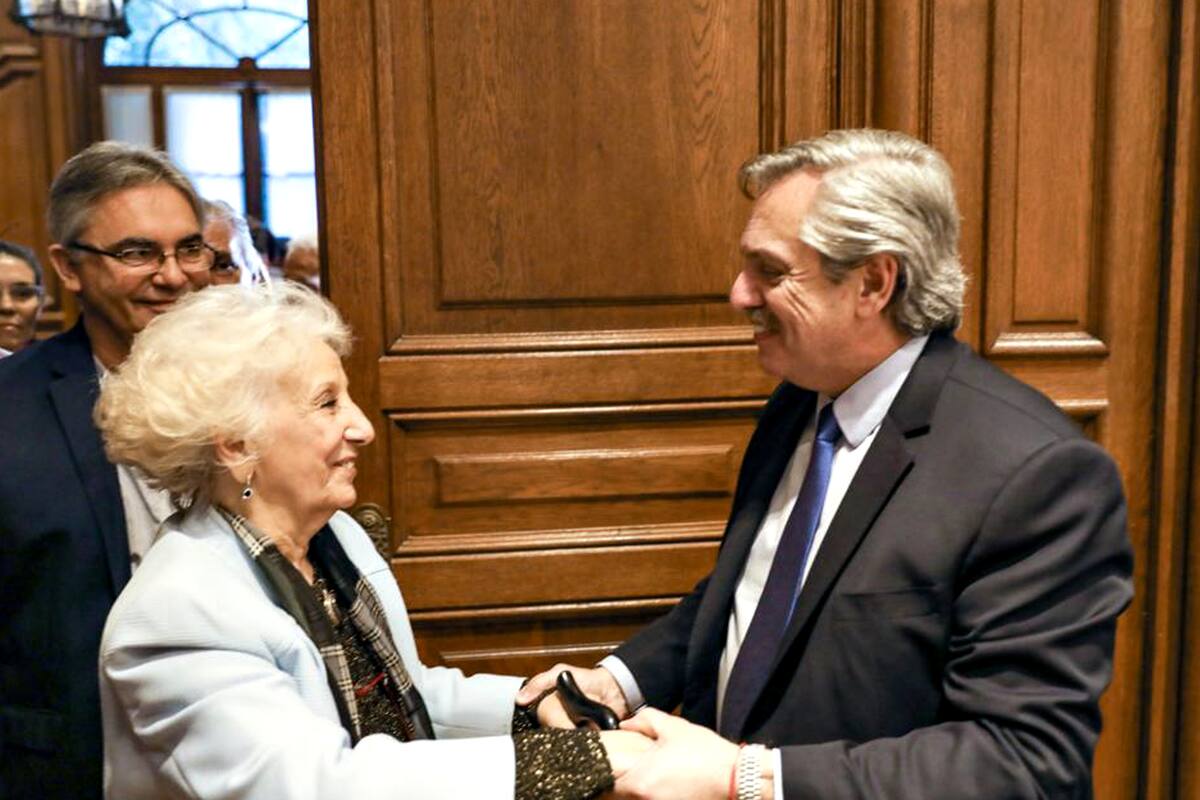 Alberto Fernández con Estela de Carlotto en la Universidad de Tres de Febrero
