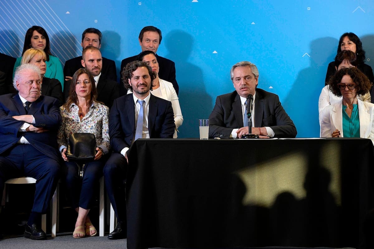 Alberto Fernández con su gabinete