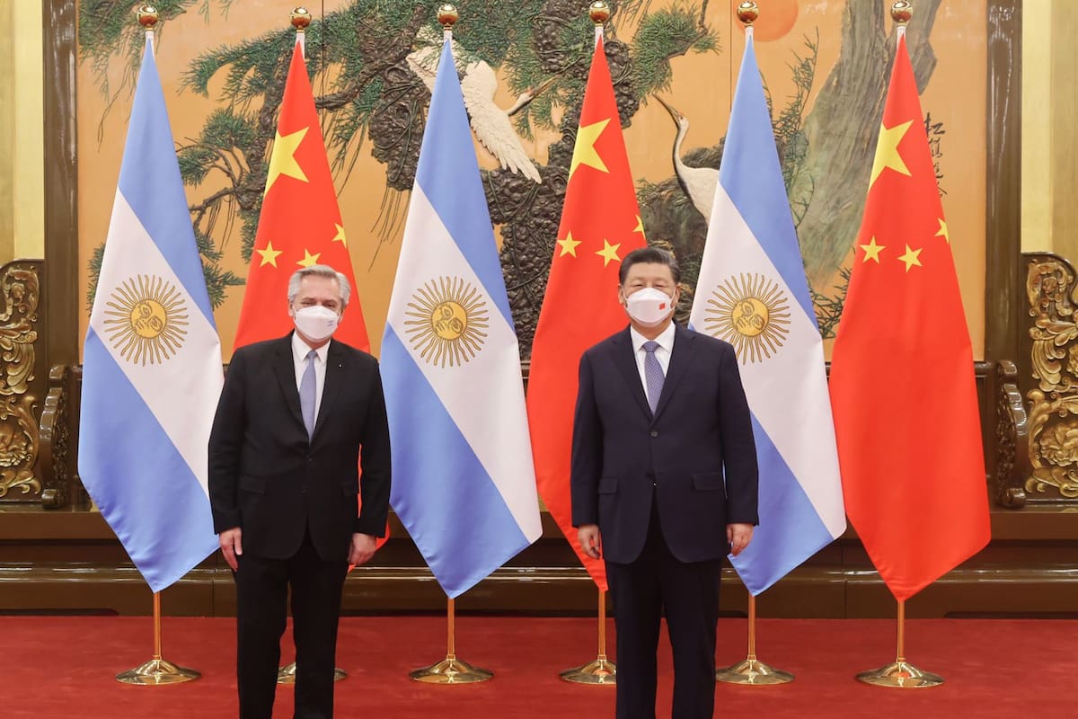 Alberto Fernández con Xi Jinping, en China, durante la visita del presidente argentino, en febrero