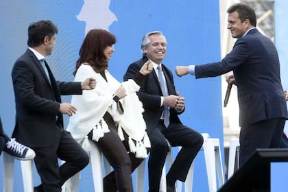 Alberto Fernández, Cristina Kirchner, Axel Kicillof y Sergio Massa