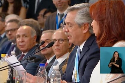 Alberto Fernández, Cristina Kirchner y los jueces de la Corte Suprema, en la apertura de sesiones de 2020.