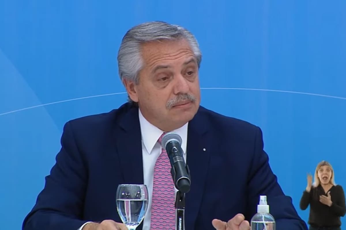 Alberto Fernández cuestionó la caída en la producción fueguina de celulares, televisores y aires acondicionados en el período en que gobernó Mauricio Macri