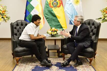 Alberto Fernández despidió al expresidente de Bolivia, quien regresará este lunes a su país