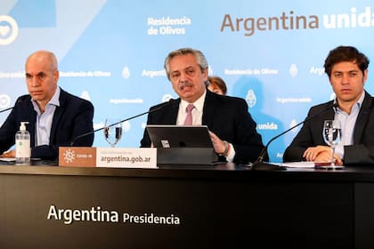Alberto Fernández durante el anuncio de extensión de la cuarentena por el coronavirus, junto a Horacio Rodríguez Larreta y Axel Kicillof