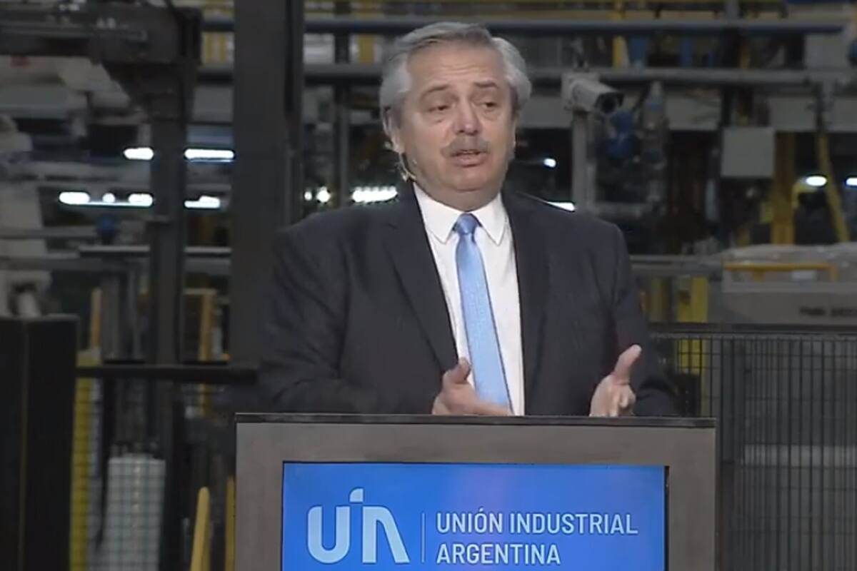 Alberto Fernández durante el acto de la UIA por el Día de la Industria