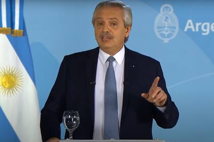 Alberto Fernández, durante el anuncio de las últimas restricciones