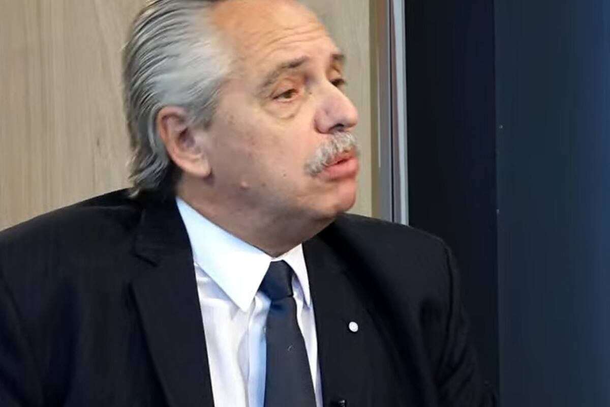 Alberto Fernández durante la entrevista que brindó hoy a Roberto Navarro