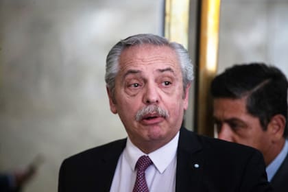 Alberto Fernández, el año pasado, en una de sus visitas a los tribunales de Comodoro Py