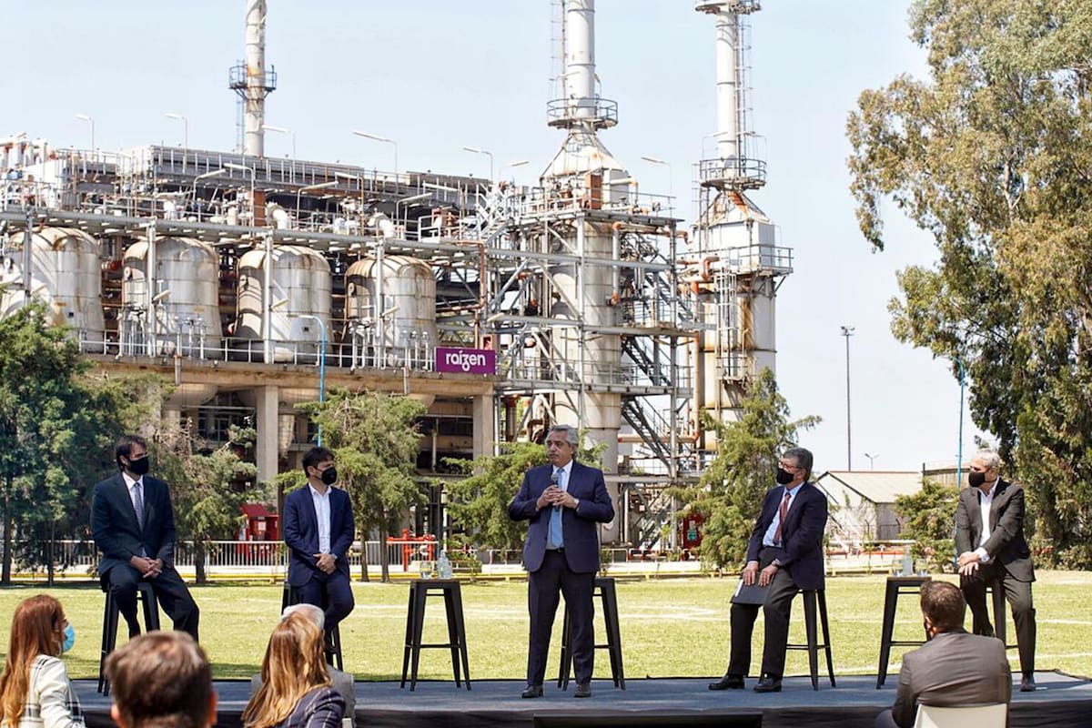 Alberto Fernández en el acto llevado a cabo en Raizen