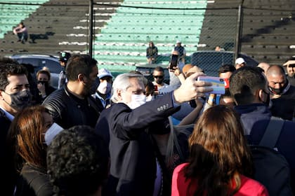 Alberto Fernández en el acto llevado a cabo en el estadio de Nueva Chicago