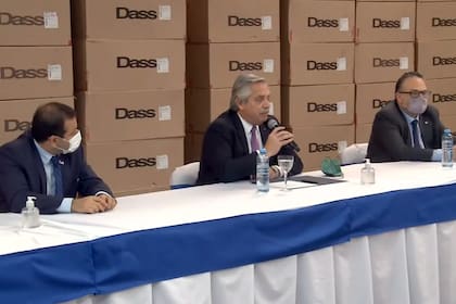 Alberto Fernández en la fábrica de calzado deportivo Dass en El Dorado, Misiones