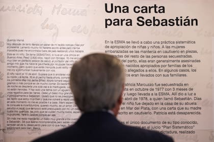 Alberto Fernández en la muestra fotográfica “ESMA Memoria Argentina para el Mundo”