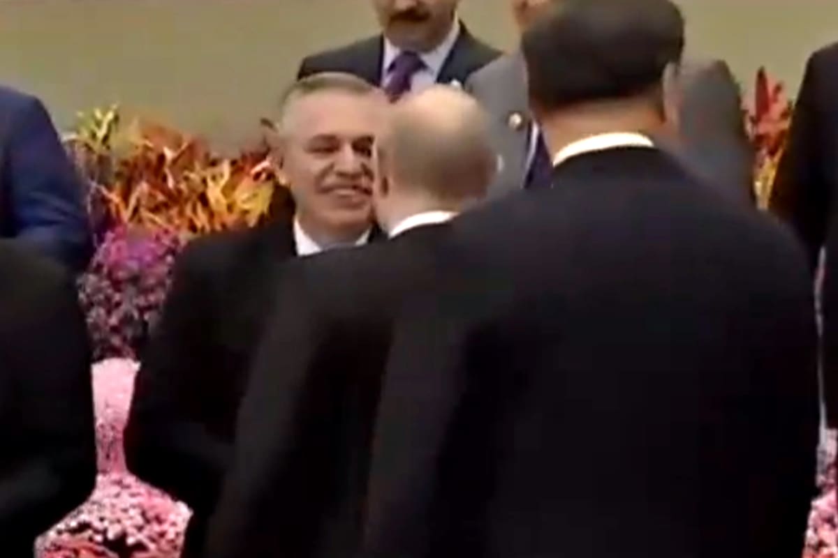 Alberto Fernández, en retirada, vuelve a marcar sus dudosas predilecciones, urgido por saludar a Putin, en la última cumbre realizada en China