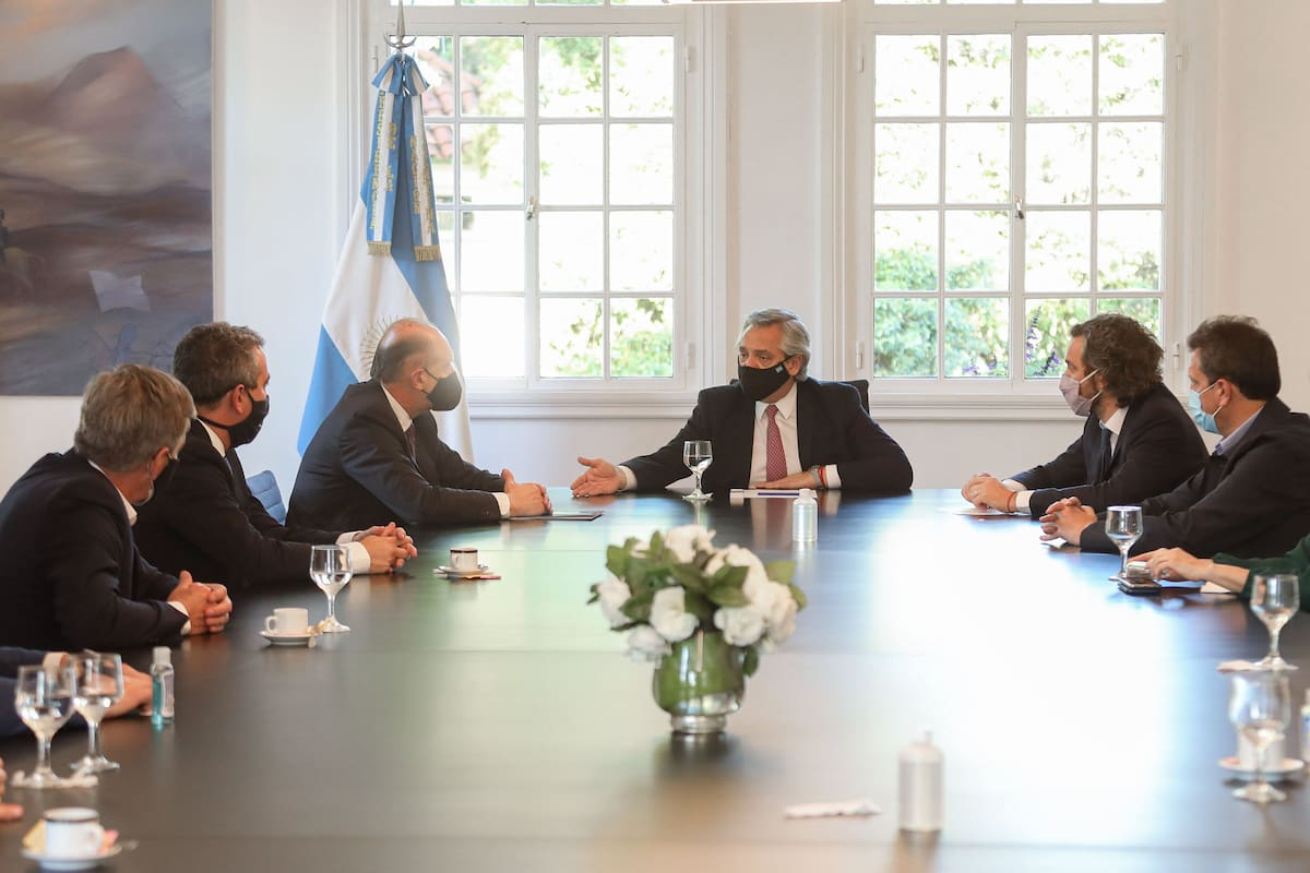 Alberto Fernández en una reunión con gobernadores