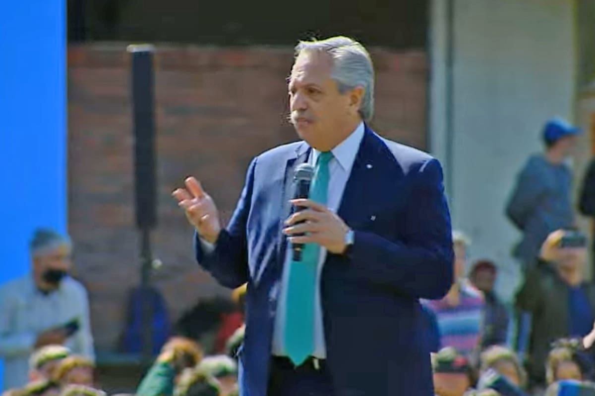 Alberto Fernández encabezó el acto de entrega de netbooks del programa ConectarIgualdad junto al ministro de educación Jaime Perczyk