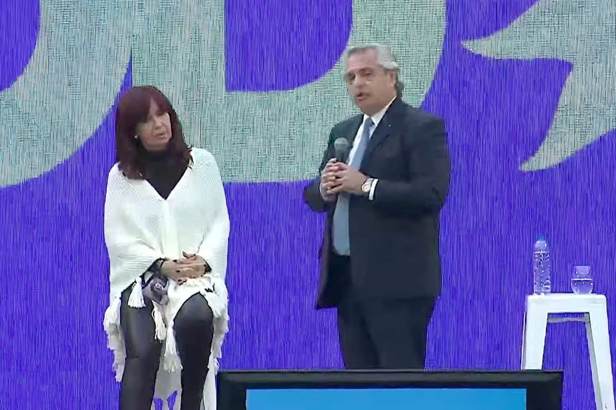 Alberto Fernández encabezó el plenario del Frente de Todos de la provincia de Buenos Aires, en La Plata, y fue interrumpido por Cristina Kirchner