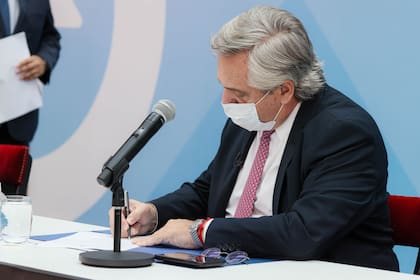Alberto Fernández encabezó las negociaciones por el listado de temas a incluir