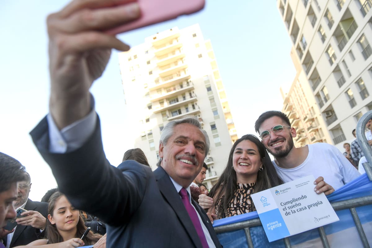 Alberto Fernández entregó viviendas en CABA