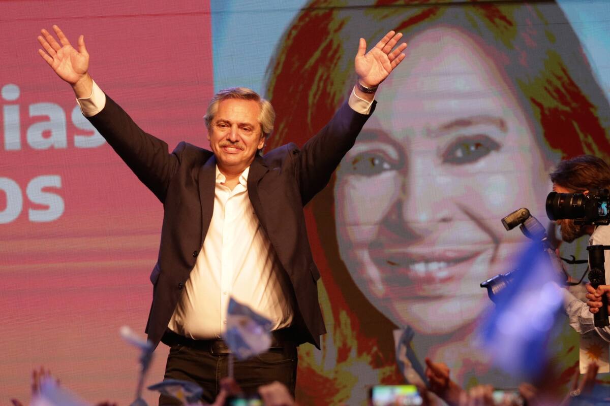 Alberto Fernández festeja su triunfo