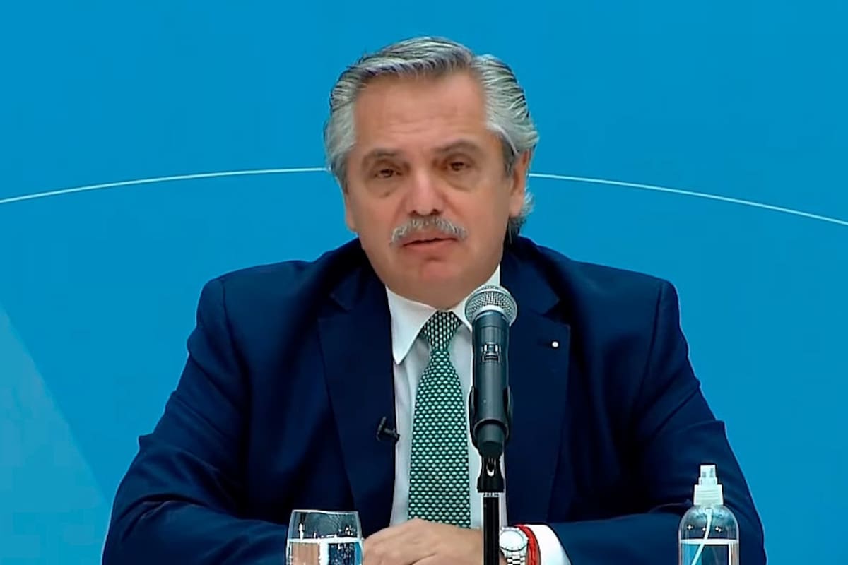 Alberto Fernández había descartado el regreso a la fase 1 dos días atrás