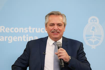 Alberto Fernández habló de la extensión del distanciamiento social y de la campaña de vacunación