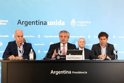 Horacio Rodríguez Larreta y Axel Kiciloff, jefes de los distritos que perdieron respecto a los giros de Nación de 2020.