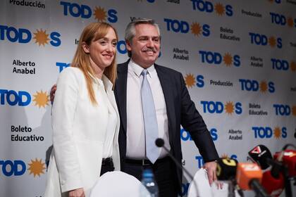 Alberto Fernández junto a la candidata a gobernadora de Mendoza