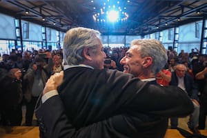 Alberto Fernández junto a Mario Meoni