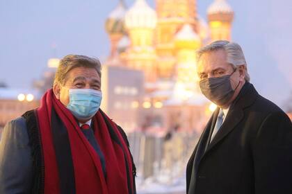 Alberto Fernandez junto a Mario Ishii en la gira presidencial.