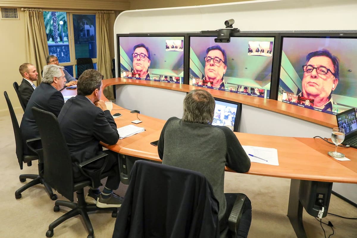 Alberto Fernández, junto a Martín Guzmán, Sergio Massa y Máximo Kirchner, en su última reunión con diputados opositores