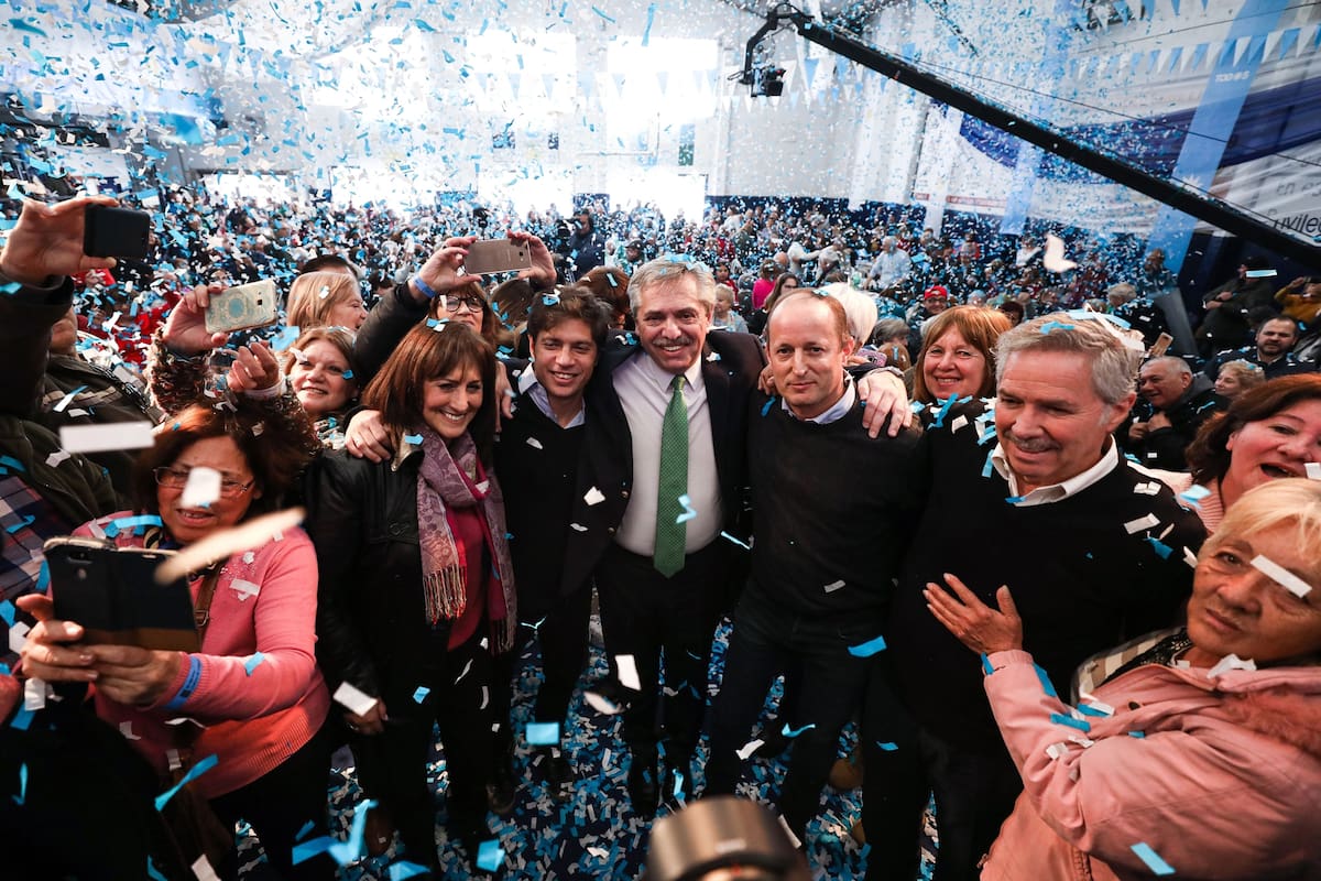 Alberto Fernández, junto a Tundis, Kicillof, Insaurralde y Solá, en Lomas de Zamora