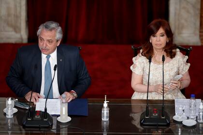Alberto Fernández le tomará juramento a los nuevos integrantes del gabinete luego de las tensiones surgidas con la vicepresidenta Cristina Kirchner tras la derrota del oficialismo en las PASO
