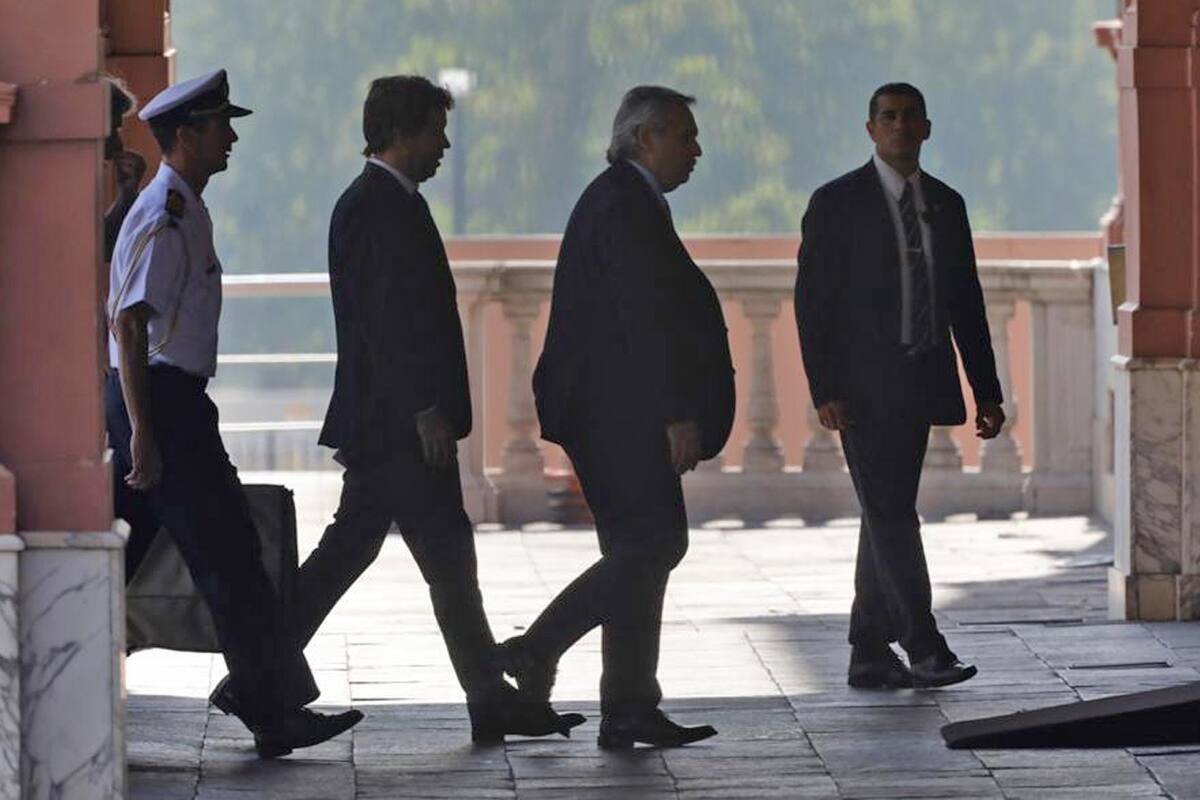 Alberto Fernández llega a Casa Rosad en su primera jornada como Presidente de la Nación