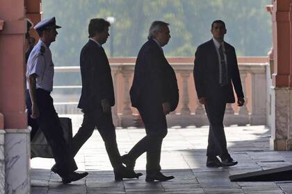 Alberto Fernández llega a Casa Rosad en su primera jornada como Presidente de la Nación