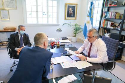 Alberto Fernández mantuvo esta mañana una comunicación telefónica con el primer ministro del Reino de los Países Bajos, Mark Rutte