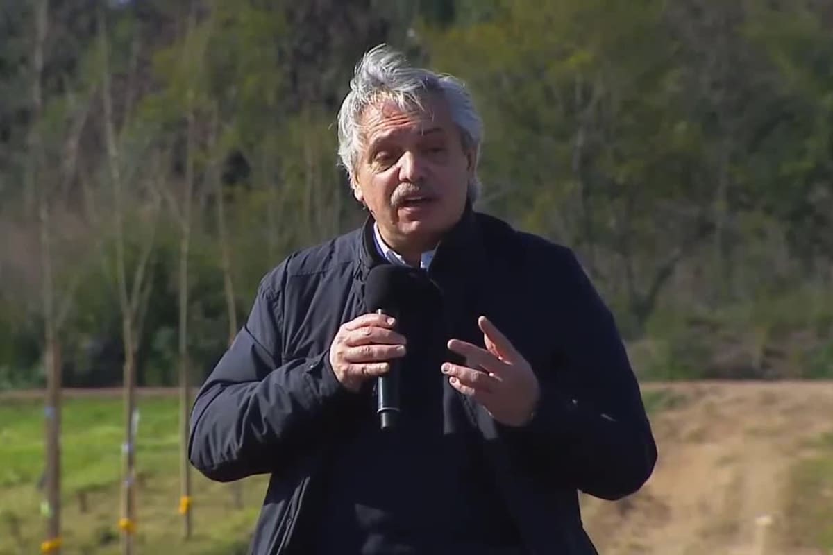 Alberto Fernández, micrófono en mano: sus frases improvisadas lo han expuesto a infinidad de conflictos
