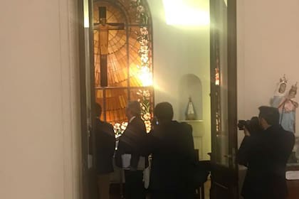 Alberto Fernández pasó por la capilla de la casa de gobierno antes de partir hacia Olivos