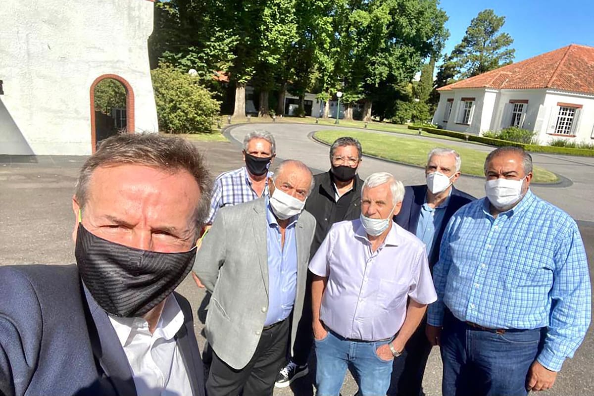 Alberto Fernández recibe en la quinta de Olivosa miembros de la CGT junto a otros lideres Sindicales.