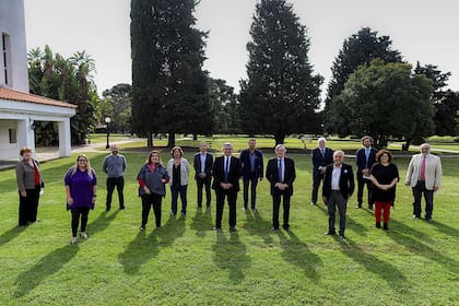 Alberto Fernández recibió al comité de expertos y define la prórroga de la cuarentena