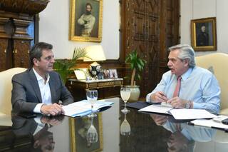 El Gobierno dice que convocará a empresarios y gremios la semana próxima, pero falta ajustar la propuesta