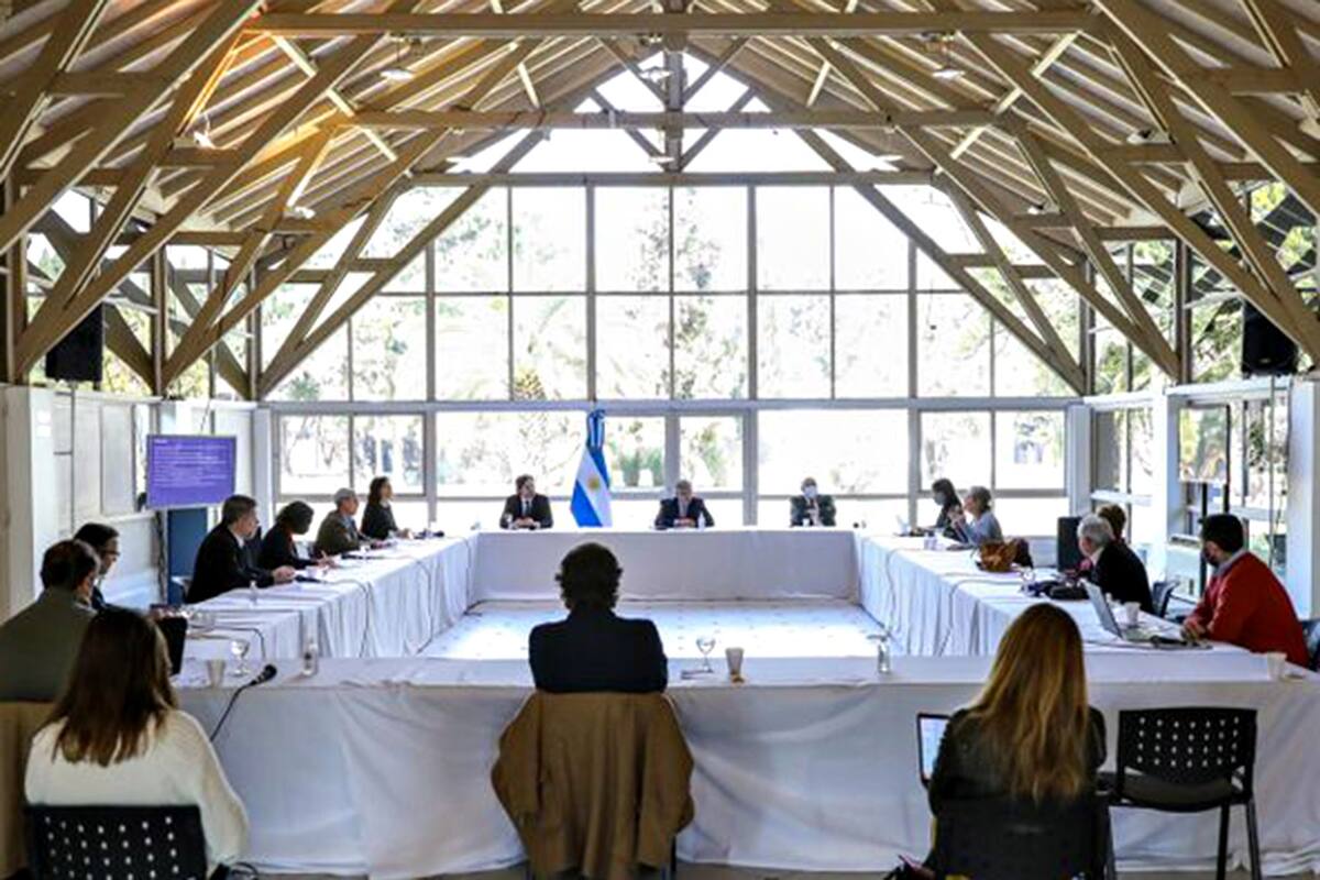 Alberto Fernández recibió en Olivos a expertos antes de extender la medida de aislamiento por el avance del coronavirus
