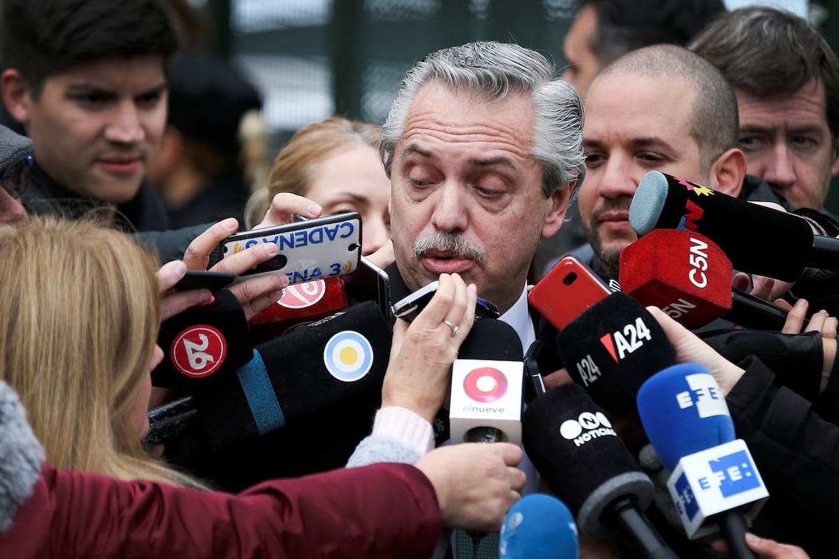 Alberto Fernández sale de declarar en Comodoro Py, 10/7/19