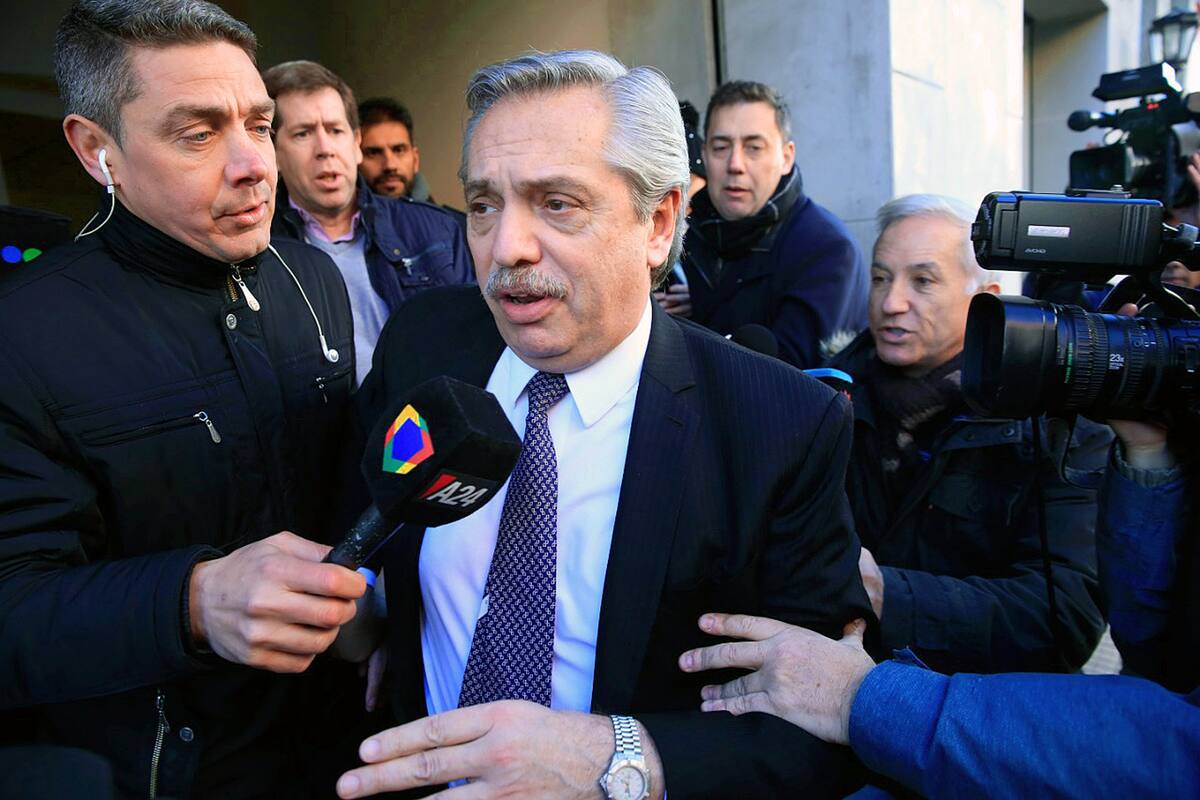 Alberto Fernández sale de sus oficinas de San Telmo, el miércoles 14 de agosto de 2019