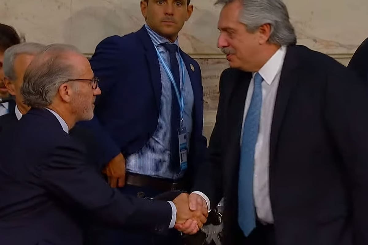Alberto Fernández saludó a Rosenkrantz al finalizar su discurso